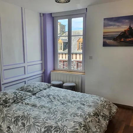 De La Cour Du Manoir * Villedieu-les-Poëles