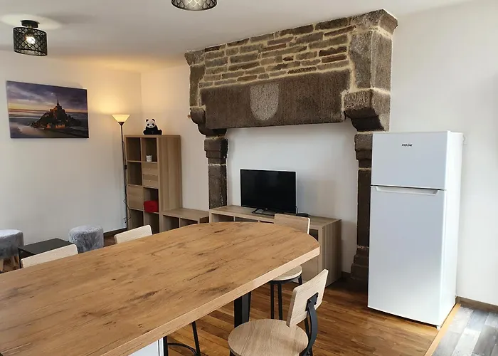 De La Cour Du Manoir Apartment *